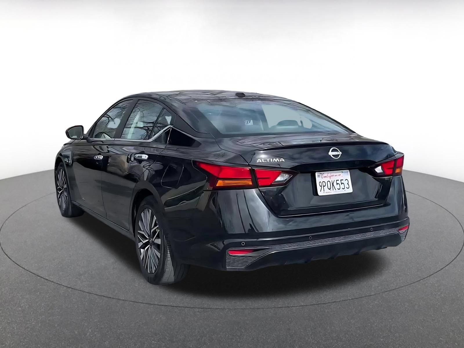 Used 2025 Nissan Altima 2.5 SV FWD image 10