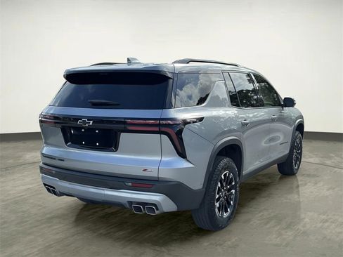 Used 2024 Chevrolet Traverse Z71 w/ Enhanced Driving Package image 8