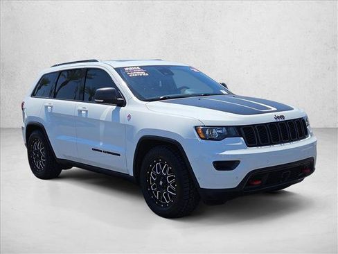 Used 2018 Jeep Grand Cherokee Trailhawk AWD/4WD image 3