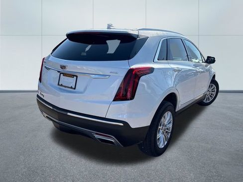 Used 2022 Cadillac XT5 Premium Luxury w/ LPO, Floor Liner Package AWD/4WD image 4