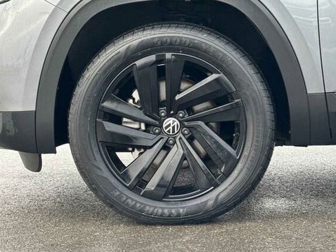 Certified 2023 Volkswagen Atlas Cross Sport SE w/ Panoramic Sunroof Package image 26