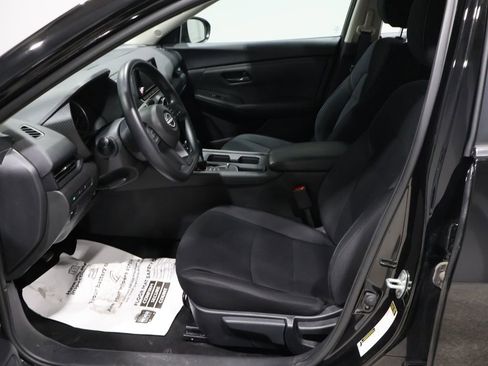 Used 2024 Nissan Sentra S image 9