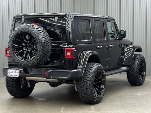 Used 2025 Jeep Wrangler Unlimited Sahara AWD/4WD image 5