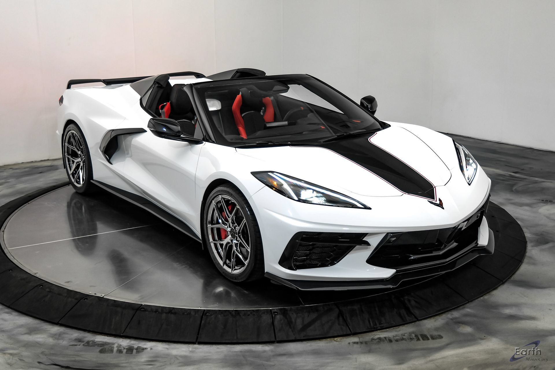 Used 2024 Chevrolet Corvette Stingray Premium Conv w/ Z51 Performance Package RWD image 32