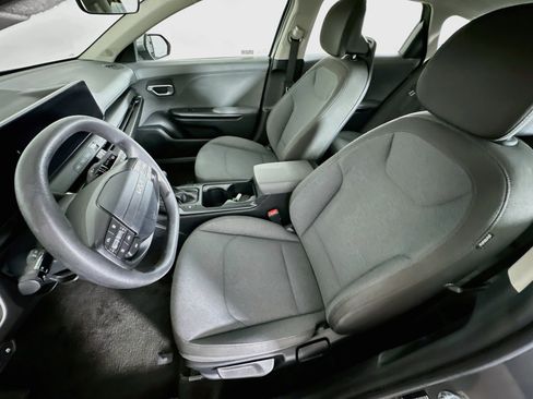 Used 2025 Kia K4 FWD image 13