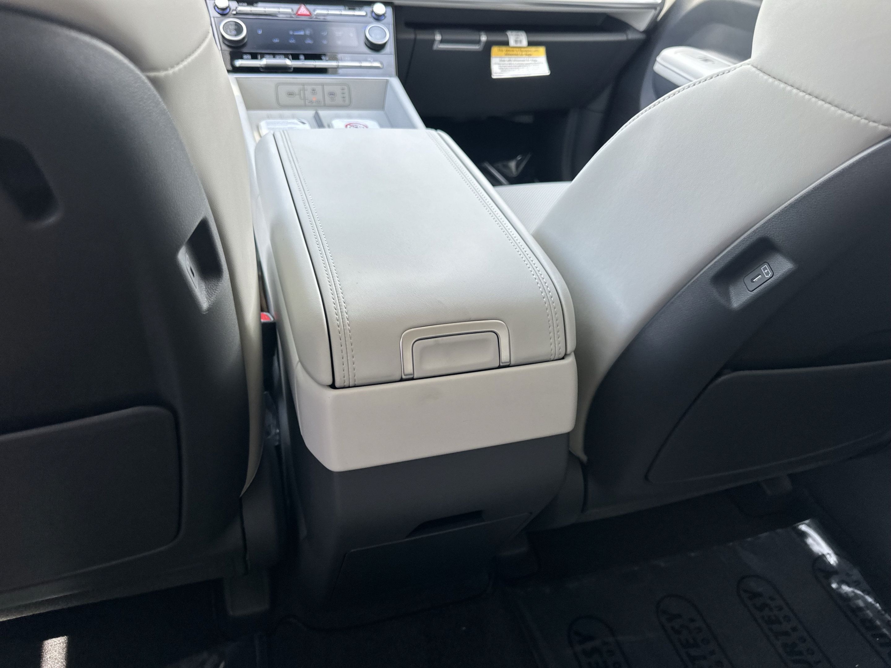 New 2027 Hyundai Santa Fe SEL FWD image 12