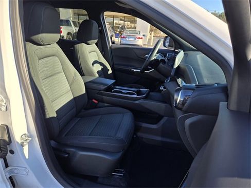 Used 2025 Chevrolet Equinox LT image 19