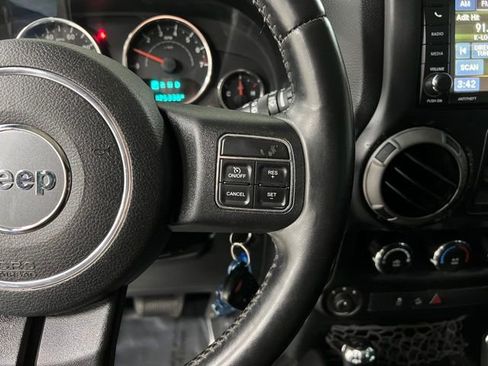 Used 2015 Jeep Wrangler Unlimited Sport w/ Quick Order Package 24S AWD/4WD image 27