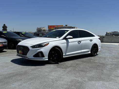 Used 2018 Hyundai Sonata Limited FWD image 2