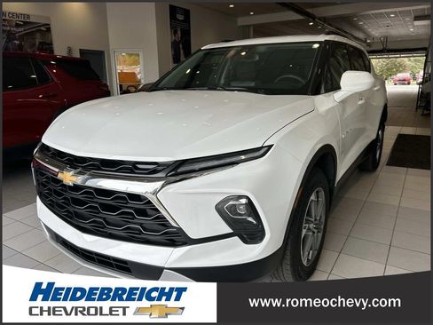 Used 2024 Chevrolet Blazer LT w/ Convenience Package FWD image 6