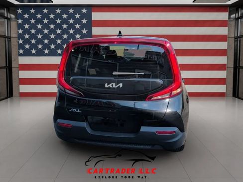Used 2022 Kia Soul LX w/ Technology Package FWD image 5