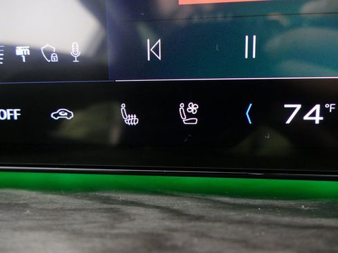 Certified 2025 Audi Q5 2.0T Premium Plus w/ Premium Plus image 20