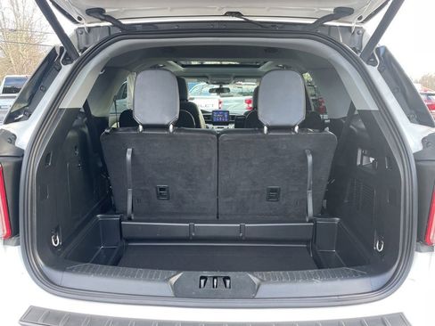 Used 2023 Ford Explorer XLT w/ Equipment Group 202A image 32