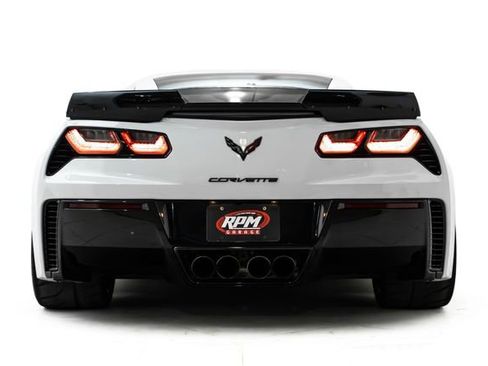 Used 2015 Chevrolet Corvette Z06 w/ 3LZ Preferred Equipment Group image 3