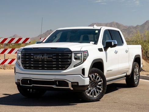 Used 2023 GMC Sierra 1500 Denali Ultimate AWD/4WD image 9