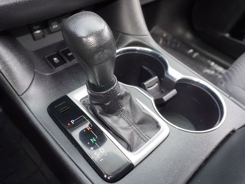 Used 2019 Toyota Highlander LE FWD image 17