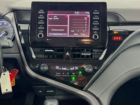 Used 2023 Toyota Camry SE image 31