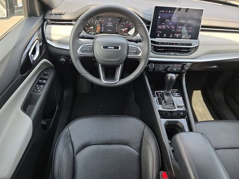 Used 2025 Jeep Compass Limited AWD/4WD image 12