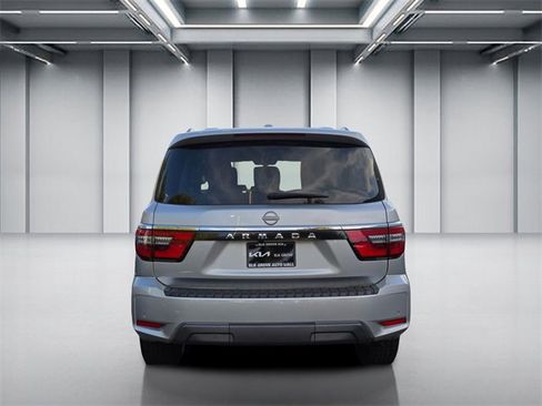 Used 2023 Nissan Armada SV image 5