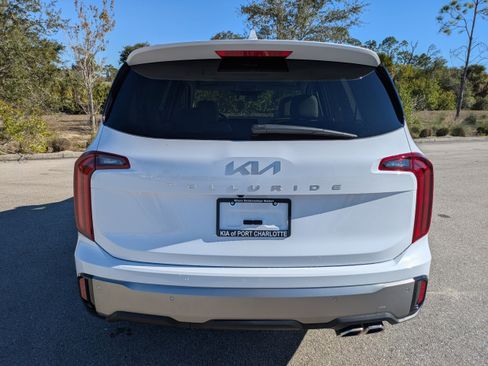 New 2025 Kia Telluride S image 6