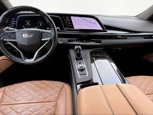 Used 2023 Cadillac Escalade Premium Luxury w/ Performance Package image 7