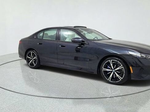 Used 2027 BMW 530i w/ M Sport Package RWD image 1