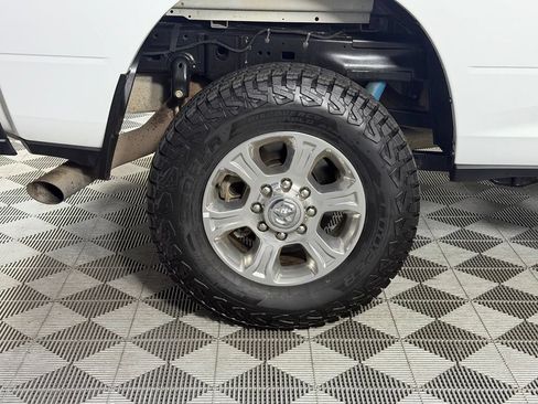 Certified 2024 RAM 2500 Big Horn w/ Off Road Package AWD/4WD image 11
