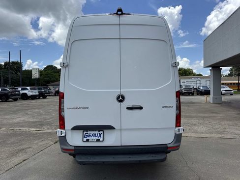 Used 2021 Mercedes-Benz Sprinter 2500 image 15