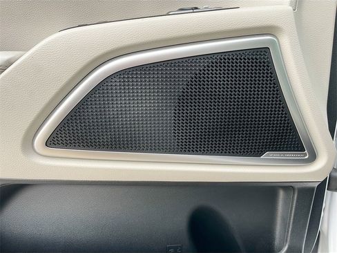 Used 2023 Kia Telluride EX w/ EX Captain's Chair Package image 19