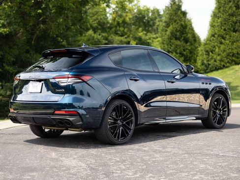 Used 2024 Maserati Levante Trofeo AWD/4WD image 7