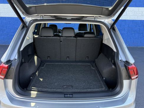 Used 2024 Volkswagen Tiguan SE image 21
