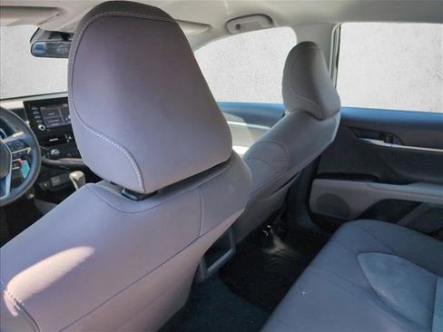 Used 2022 Toyota Camry LE image 17