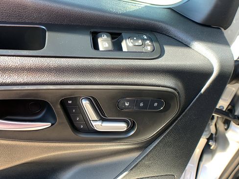 Used 2022 Mercedes-Benz Sprinter 2500 image 12