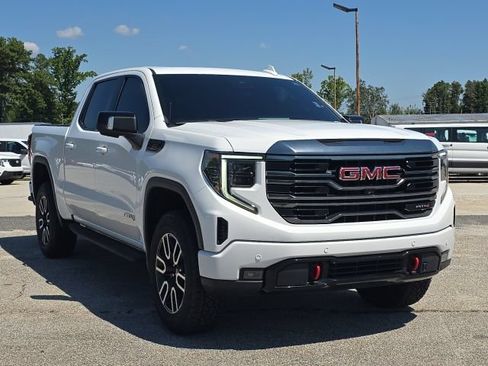 Used 2024 GMC Sierra 1500 AT4 w/ Technology Package AWD/4WD image 7