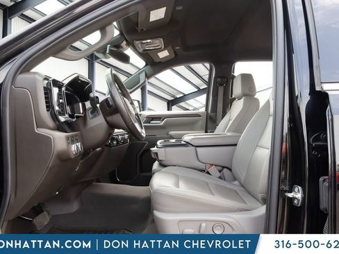Used 2025 GMC Sierra 1500 SLT AWD/4WD image 3