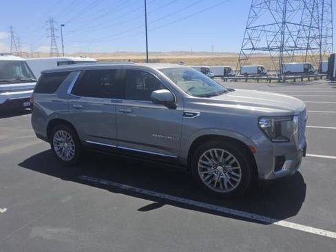 Used 2023 GMC Yukon Denali w/ Advanced Technology Package AWD/4WD image 4