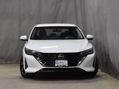 Used 2024 Nissan Sentra SV image 4