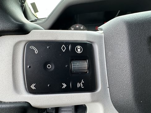 Used 2025 Land Rover Defender 110 S AWD/4WD image 19