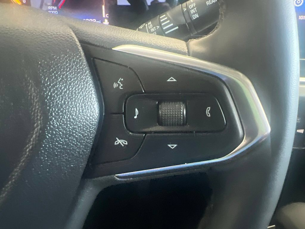 Used 2025 Chevrolet Trax LT w/ LT Convenience Package FWD image 38