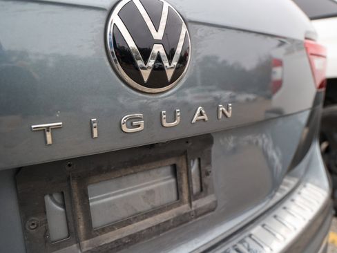 Used 2023 Volkswagen Tiguan SE image 10