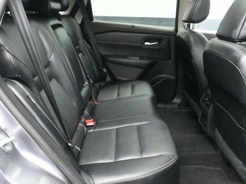 Used 2022 Nissan Rogue SL w/ SL Premium Package image 11