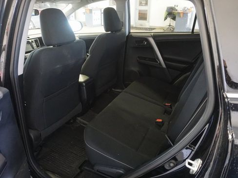 Used 2018 Toyota RAV4 XLE image 18