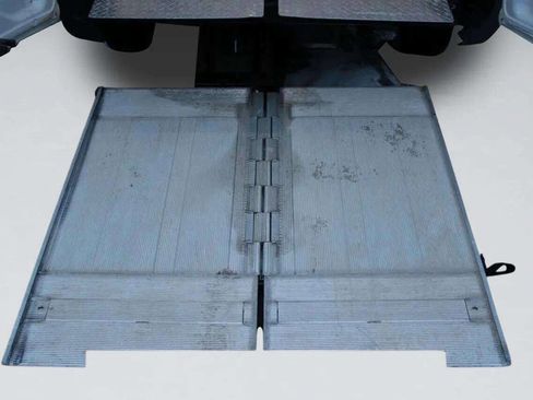 Used 2016 Ford Transit 250 130 Low Roof image 9