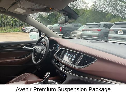 Used 2018 Buick Enclave Avenir w/ Avenir Technology Package AWD/4WD image 16