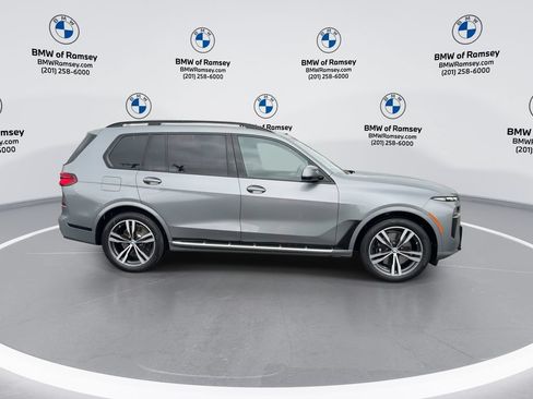 Used 2024 BMW X7 xDrive40i w/ M Sport Package AWD/4WD image 9