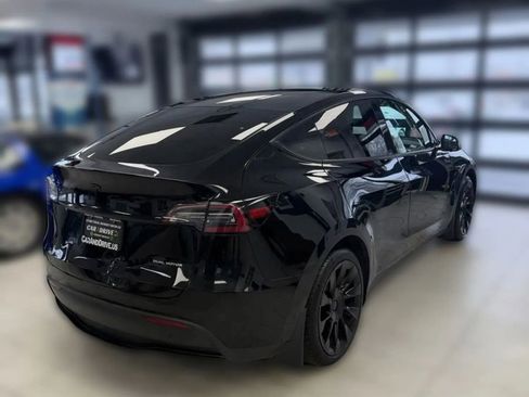 Used 2020 Tesla Model Y Long Range image 5