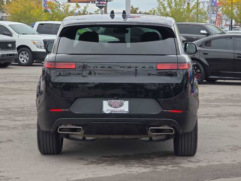 Used 2025 Land Rover Range Rover Sport SE image 8