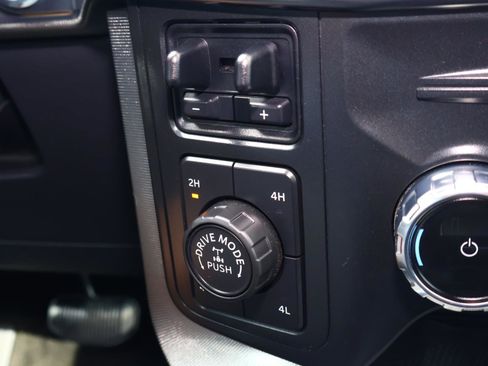 Used 2022 Ford F150 Platinum w/ Equipment Group 701A High AWD/4WD image 29