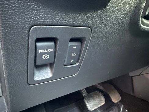 Used 2020 Ford Expedition Max Limited image 28