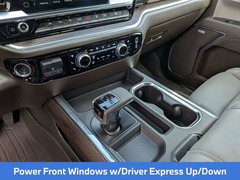 Used 2025 GMC Sierra 1500 SLT w/ SLT Premium Plus Package image 29